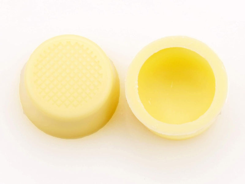 1 ronde kom van aluminiumfolie. Wit