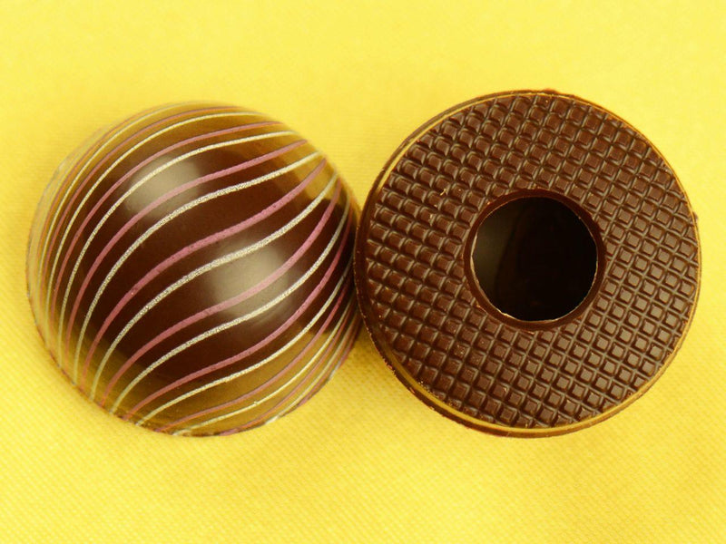1 Folie Halbkugeln mit Linien, Zartbitter - Tortendekoshop